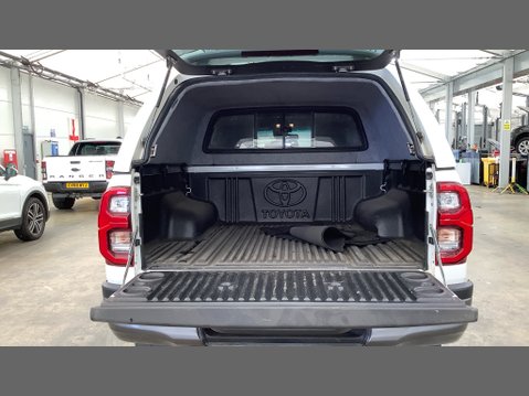 Toyota Hilux Invincible X | Auto | 2.8 LT | Double Cab | Sensors | EURO 6 | NO VAT 5