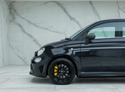 Abarth 695 Competizione 38