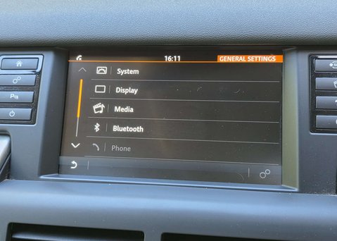 Land Rover Discovery Sport 2.0 Discovery Sport SE Tech TD4 Auto 4WD 5dr 26