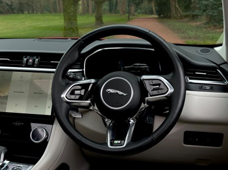 Jaguar F-Pace R-DYNAMIC BLACK 71