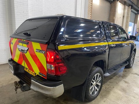 Toyota Hilux INVINCIBLE 4WD D-4D DCB 4