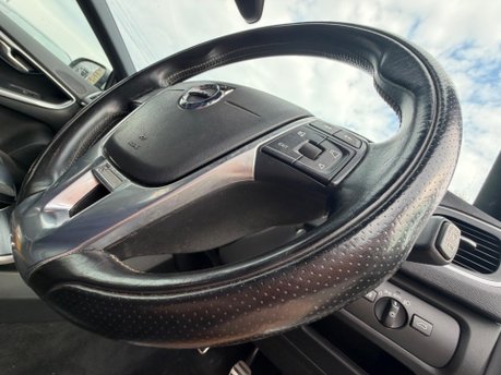 Volvo V40 T2 R-DESIGN 18