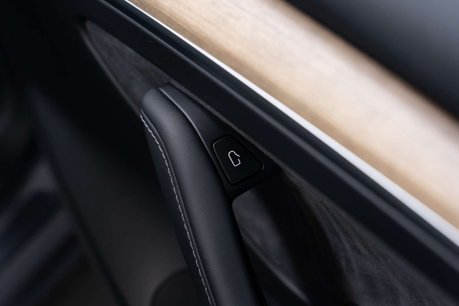 Tesla Model 3 Model 3 Performance AWD 4WD 4dr 21