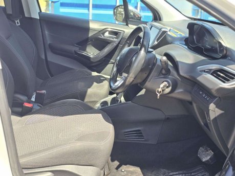 Peugeot 208 1.2 PureTech Allure Hatchback 5dr Petrol EAT Euro 6 (s/s) (110 ps) 14