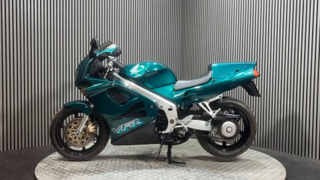 Honda VFR 1997 ONLY 15K GREAT LOOKING LIGHT PROJECT BIKE CLASSIC TOURER 750CC 4