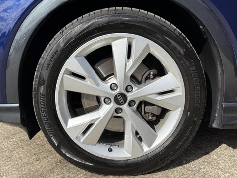 Audi Q4 40 S line SUV 5dr Electric Auto 82kWh (204 ps) 18