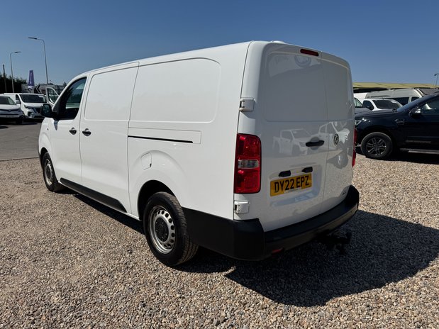 Vauxhall Vivaro AUTO LWB [SOLD SM] L2H1 Low Roof 3100 Dynamic Air Con SELECT 10