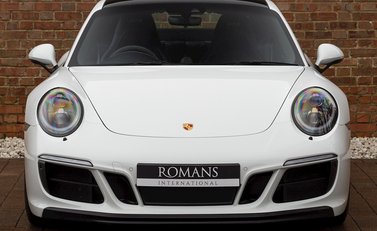 Porsche 911 Carrera GTS (991.2) 4