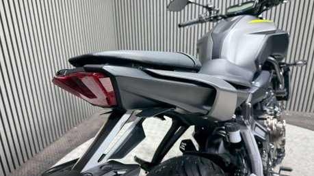 Yamaha MT-07 MT07 2018 ONLY 7K 1 OWNER FULL AKRAPOVIC LONG MOT 700CC 22