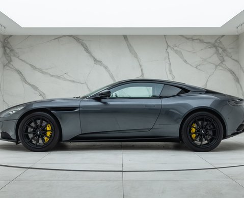 Aston Martin DB11 V8