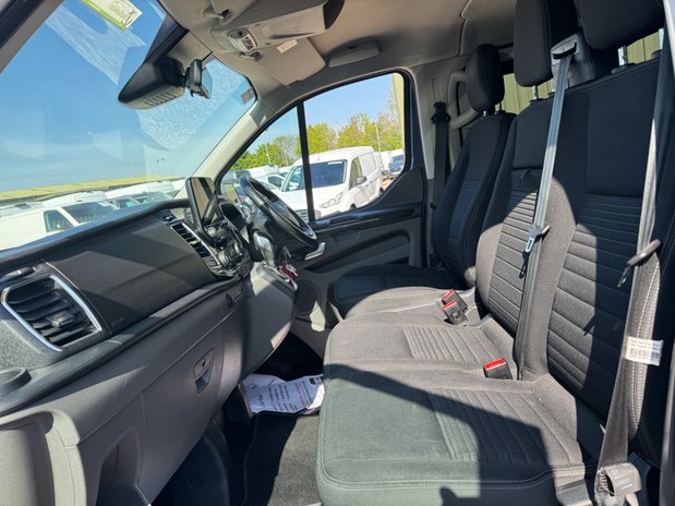 Ford Transit Custom Crew Cab AUTO LWB L2H1 Limited 170BHP 320 Air Con Alloys Euro 6 NO VAT 11