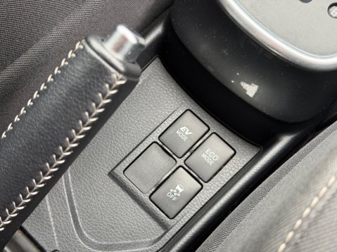 Toyota Yaris VVT-I ICON M-DRIVE S 25