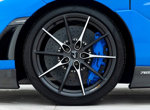 McLaren 765LT Spider 13