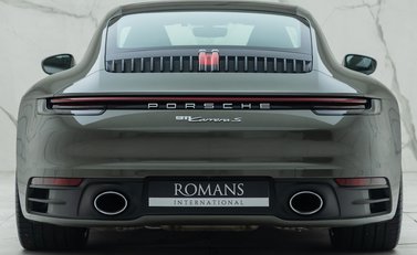 Porsche 911 Carrera S (992) 8