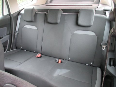 Dacia Duster 1.6 SCe Essential Euro 6 (s/s) 5dr 28