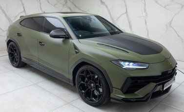 Lamborghini Urus PERFORMANTE 11