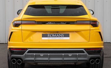 Lamborghini Urus 5