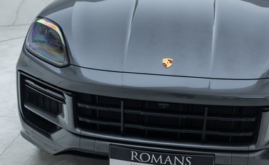 Porsche Cayenne TURBO E-HYBRID GT 32