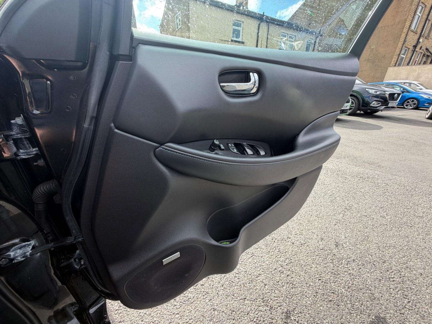 2021 Nissan Leaf — image 17