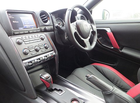 Nissan GT-R Premium Edition 17