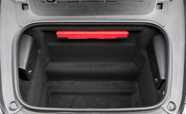 Porsche Cayman GT4 29