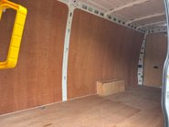 Iveco Daily 35S14V Hi-Matic Panel Van - Air Con / Auto / Car Play 9