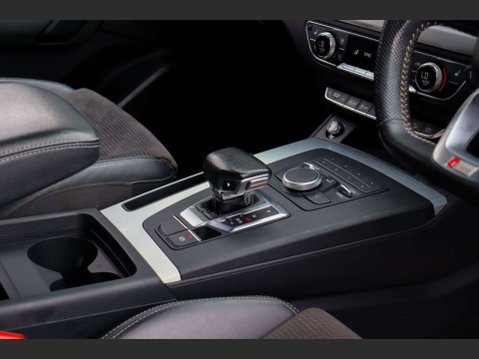 Audi Q5 2.0 TDI S line SUV 5dr Diesel S Tronic quattro Euro 6 (s/s) (190 ps) 17