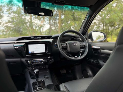 Toyota Hilux 2.8 Hilux Invincible X MHEV 4WD A 4WD 4dr 2