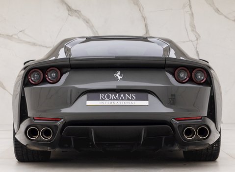 Ferrari 812 Superfast 5