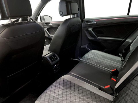Volkswagen Tiguan 2.0 TDI R-Line SUV 5dr Diesel DSG 4Motion Euro 6 (s/s) (200 ps) Air Con - A 20