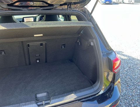 Volkswagen Golf 2.0 Golf R-Line TDI Semi-Auto 5dr 51