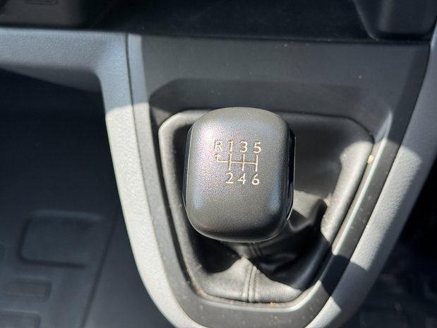 Vauxhall Vivaro Crew Cab LWB L2H1 Low Roof Sportive 2900 Air Con Sensors EURO 6 NO VAT 34