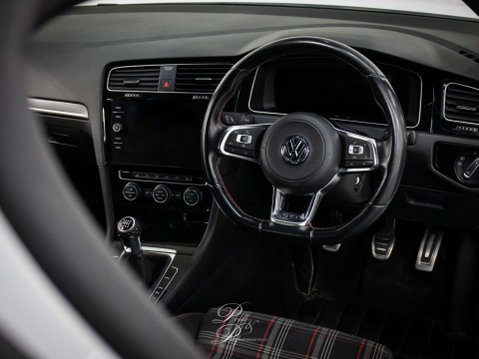 Volkswagen Golf 2.0 Golf GTi Performance TSi 3dr 38