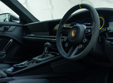 Porsche 911 GT3 RS (992) 13
