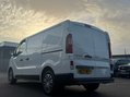 Renault Trafic 2.0 dCi ENERGY 28 Business+ Panel Van 5dr Diesel Manual SWB Standard Roof E 17