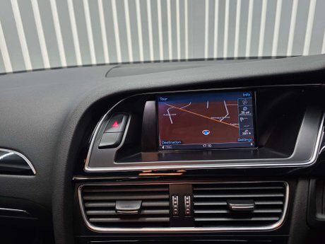 Audi RS4 4.2 FSI V8 Estate 5dr Petrol S Tronic quattro Euro 5 (450 ps) 12