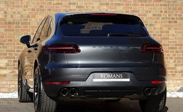 Porsche Macan GTS 12