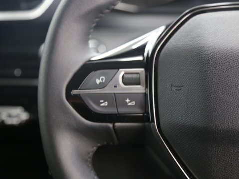 Peugeot 208 PURETECH ACTIVE PREMIUM PLUS S/S 11