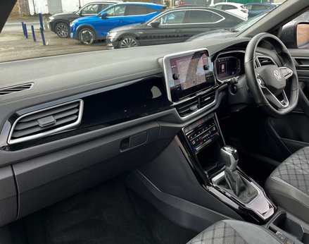 Volkswagen T-Roc 1.5 T-Roc R-Line TSI Semi-Auto 5dr 17
