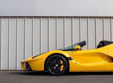 Ferrari LaFerrari Aperta 36