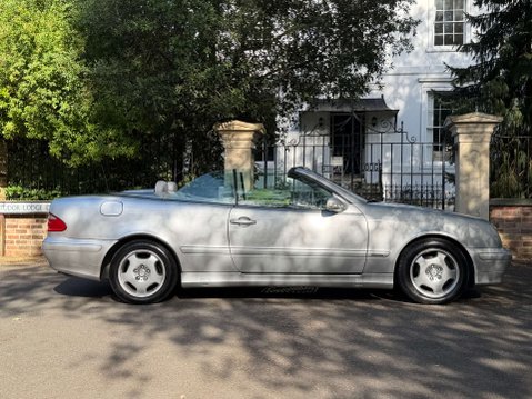 Mercedes-Benz CLK 2.0 CLK200 Kompressor Elegance Cabriolet 2dr Petrol Manual (233 g/km, 163 b 19