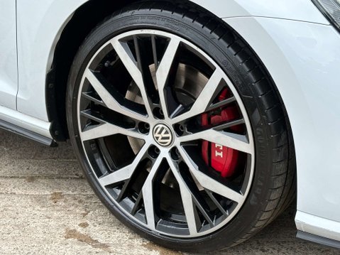 Volkswagen Golf 2.0 Golf GTi Performance TSi Semi-Auto 3dr 6