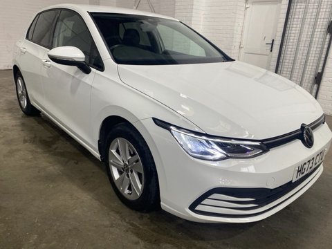 Volkswagen Golf LIFE ETSI DSG 3