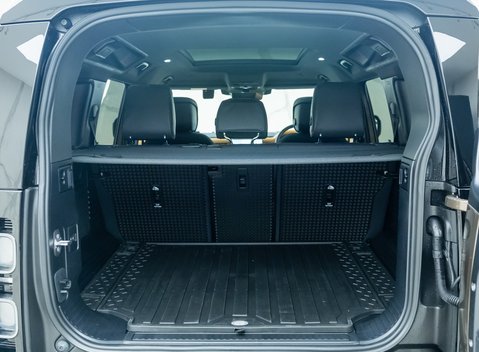 Land Rover Defender 110 X P400 36