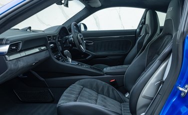 Porsche 911 Carrera 4 GTS (991.2) British Legends Edition 18