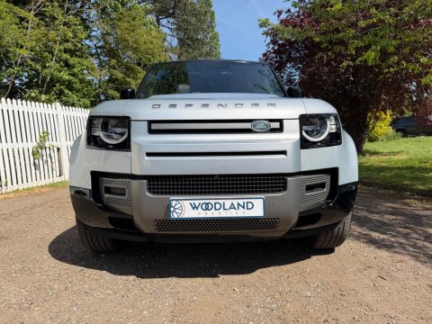 Land Rover Defender X-DYNAMIC S MHEV 8