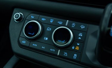 Land Rover Defender 90 V8 CARPATHIAN EDITION 23