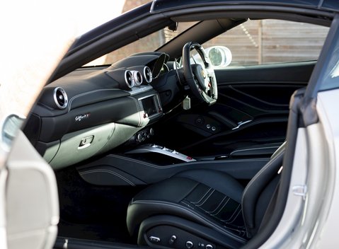 Ferrari California T 16