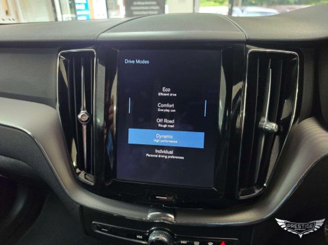 Volvo XC60 2.0 D5 PowerPulse R-Design Auto AWD Euro 6 (s/s) 5dr 41