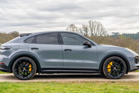 Porsche Cayenne 4.0T V8 TURBO GT 4